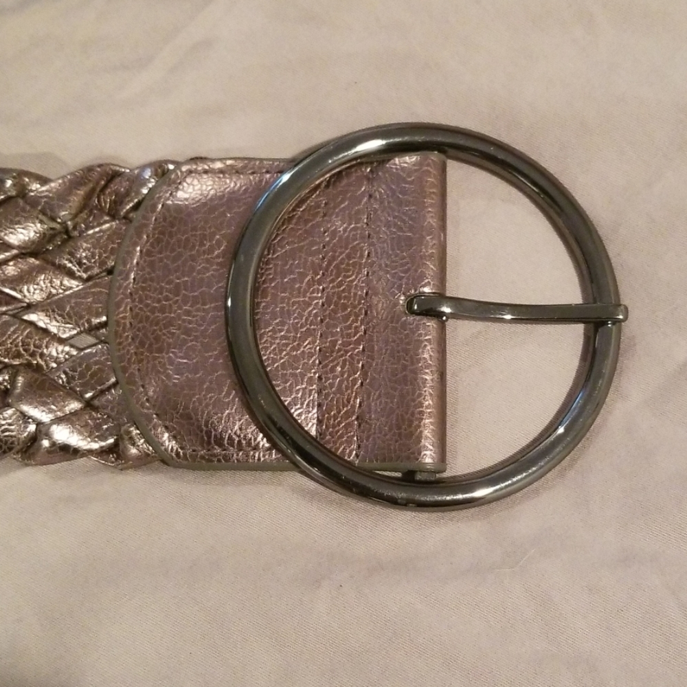 2/$10_ Gorgeous Metallic Belt - Picture 2 of 4